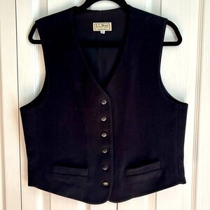 Vintage L.L. Bean Wool and Cashmere Vest. Black. Size Medium
